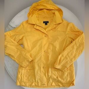 Land’s End Women’s yellow rain jacket in size small (6-8). Coastal style